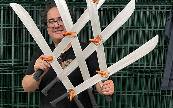Machetes Become Sculptures in Miguel Rodríguez Sepúlveda's Hands